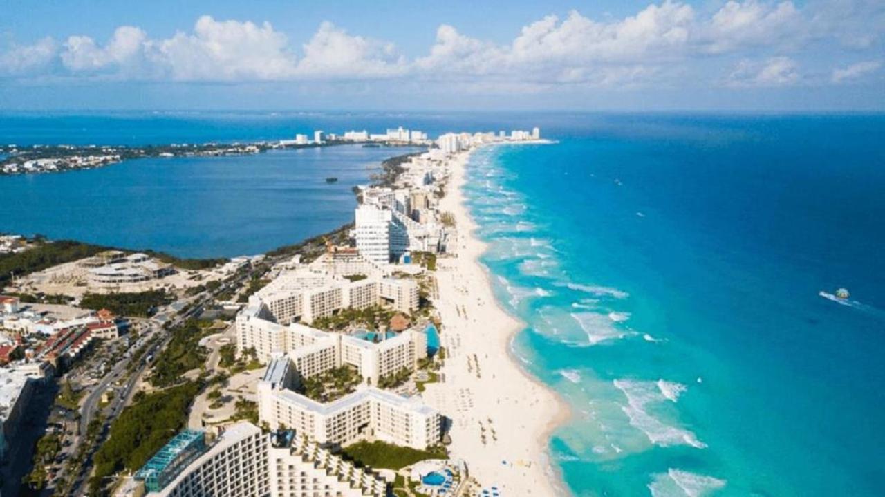 Appartamento Cozy Ocean Front Penthouse At Marlin Beach Cancún Esterno foto